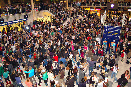 Mobile Clubbing Flashmob Takes Over Liverpool Street