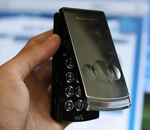 Sony Ericsson W980 To Get Early Release?