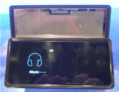 YP-K5: Samsung MP3 and Speaker Combo:Video:IFA